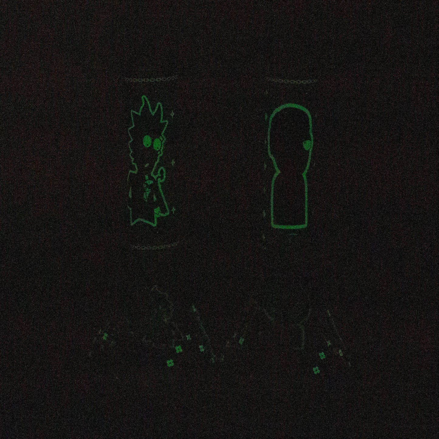 10" Glow in the dark Glass Bong With RM Design_2