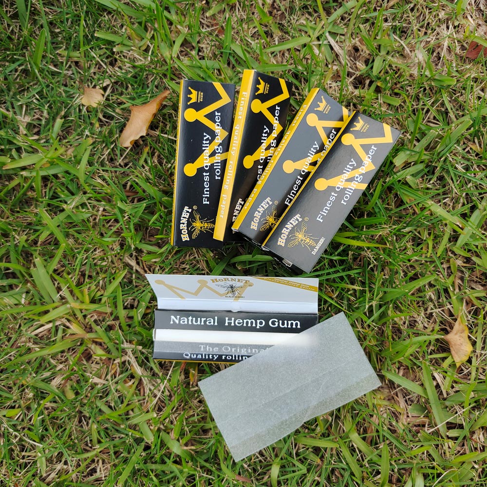 HORNET | Black  Single Wide Size Rolling Paper_1