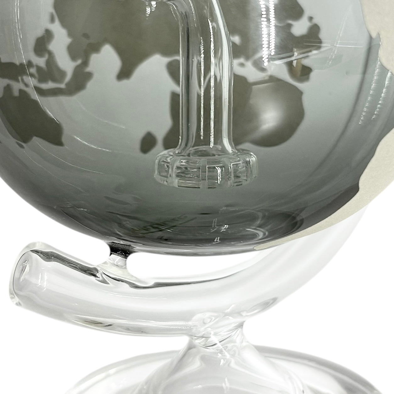 7-1/2" Globe-Shaped Glass Bong