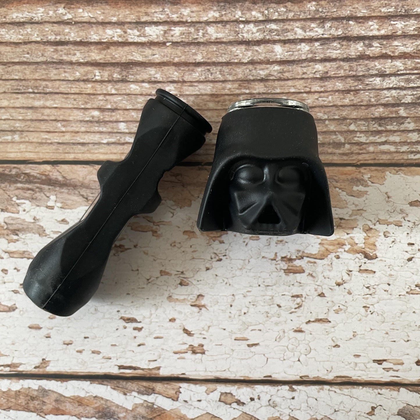 Star wars themed pipe and ashtray